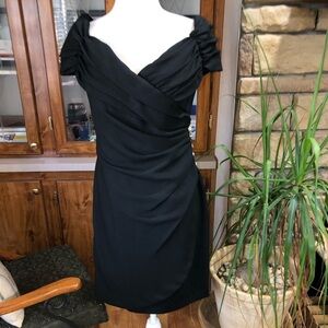 NEIMAN MARCUS SIZE 10 BLACK FAUX WRAP DRESS FULLY LINED VERY SLIMMING